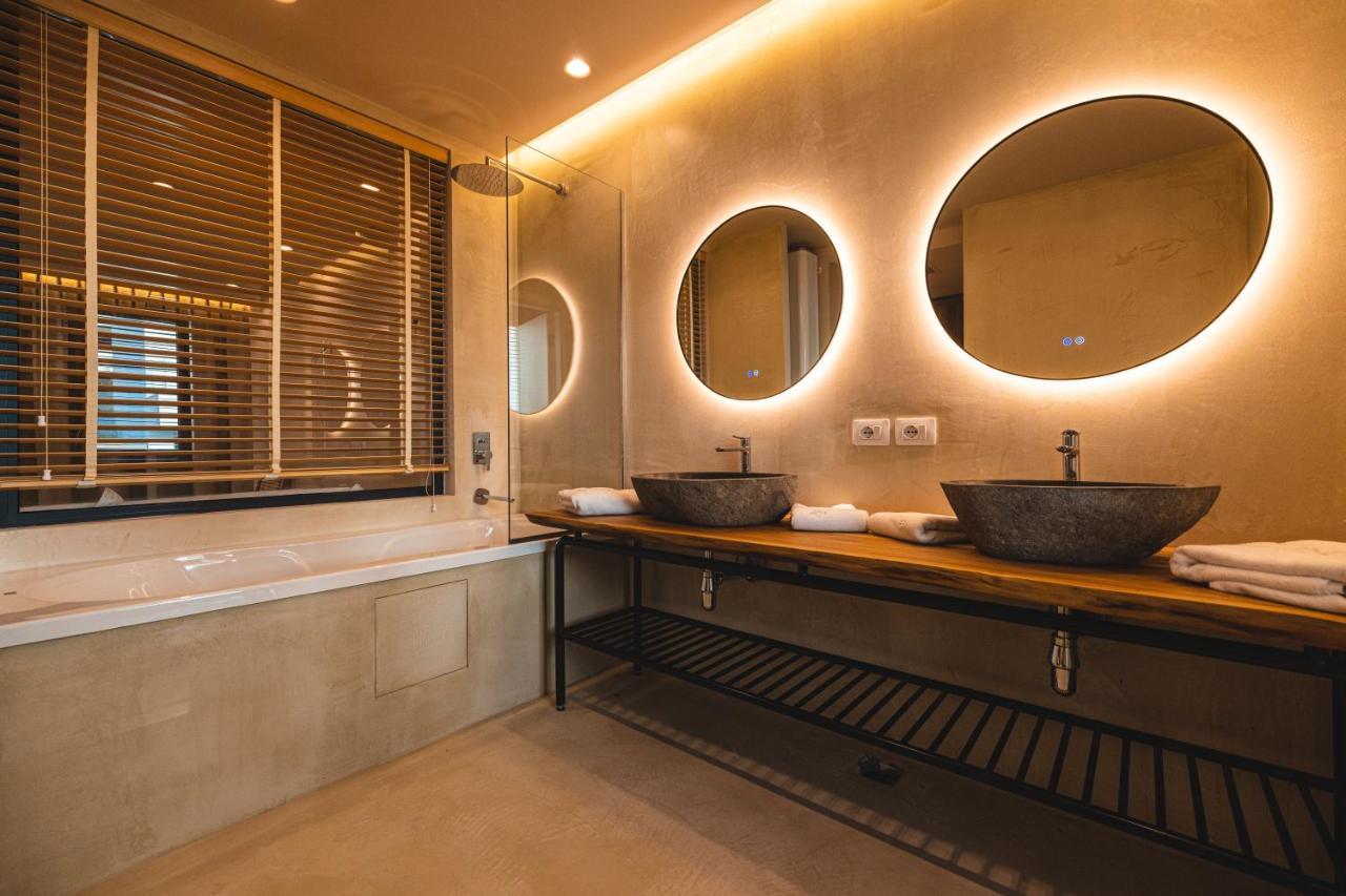 Azar Luxury Suites Vlorë Eksteriør billede