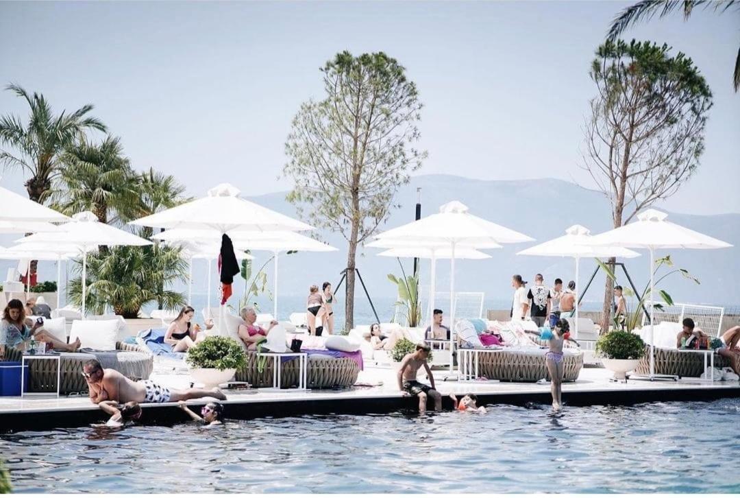 Azar Luxury Suites Vlorë Eksteriør billede