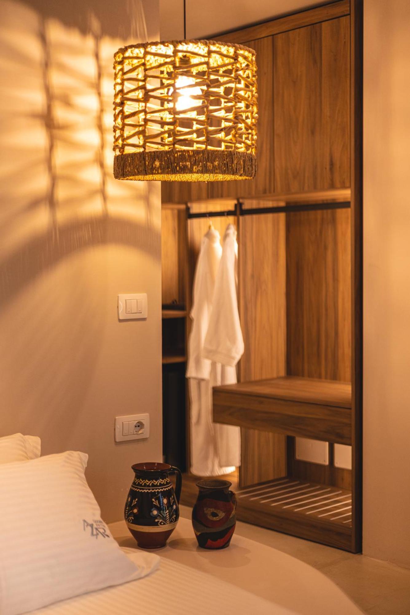 Azar Luxury Suites Vlorë Eksteriør billede