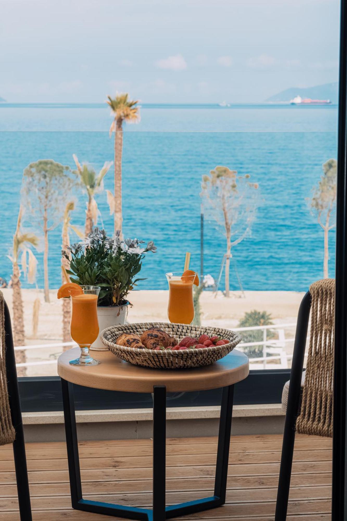 Azar Luxury Suites Vlorë Eksteriør billede
