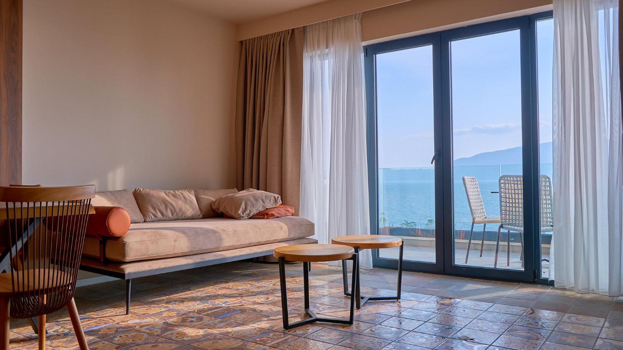 Azar Luxury Suites Vlorë Eksteriør billede
