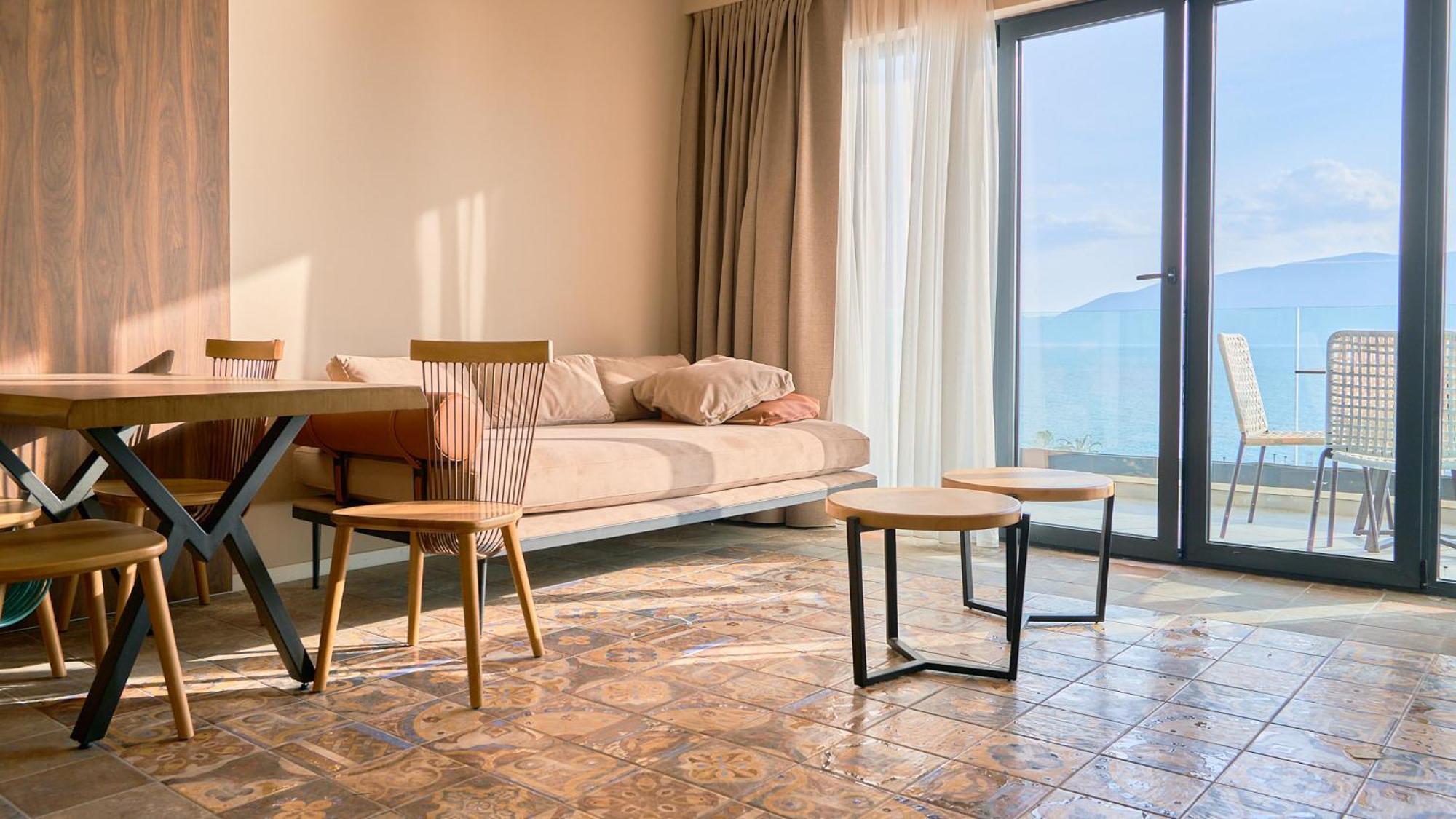 Azar Luxury Suites Vlorë Eksteriør billede