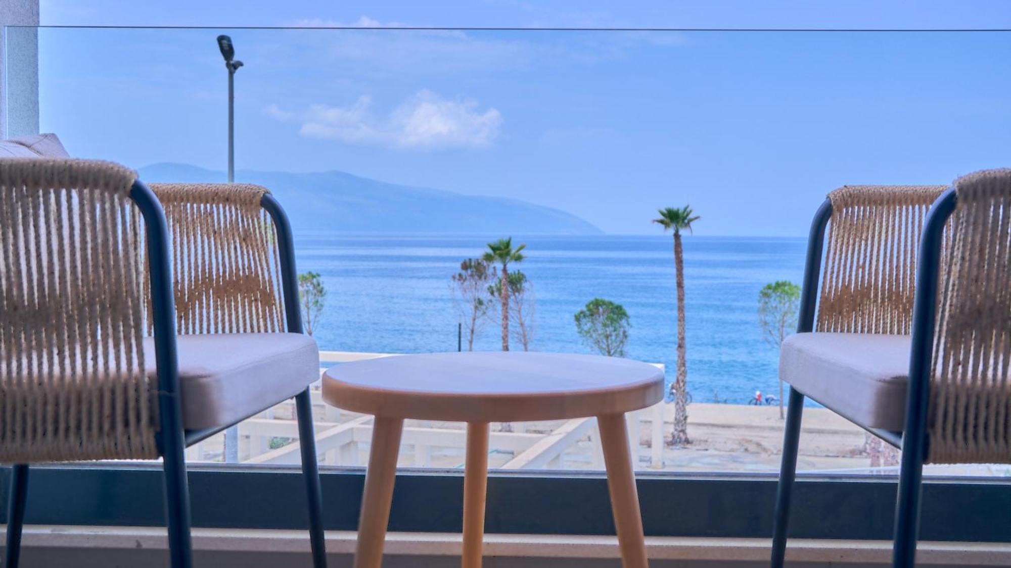 Azar Luxury Suites Vlorë Eksteriør billede