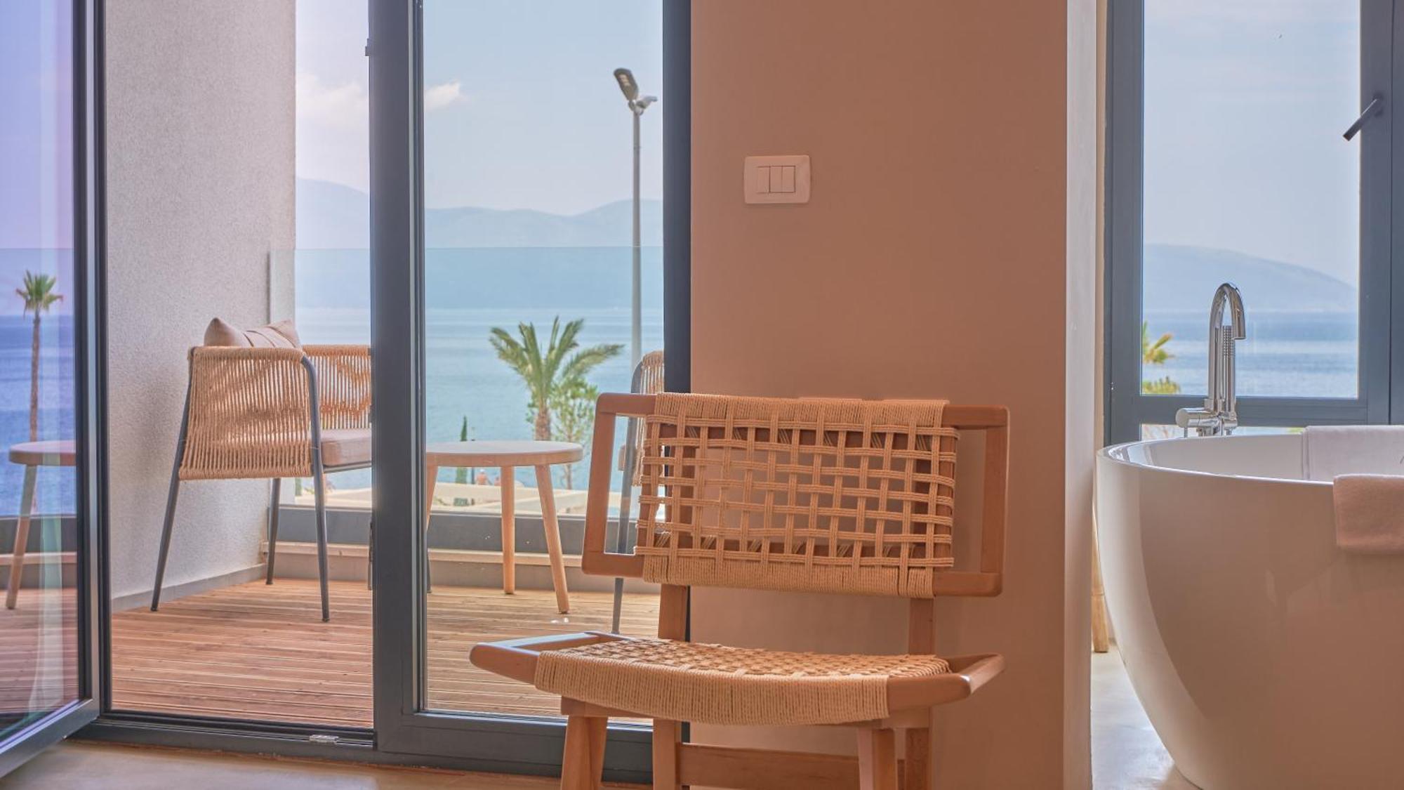 Azar Luxury Suites Vlorë Eksteriør billede