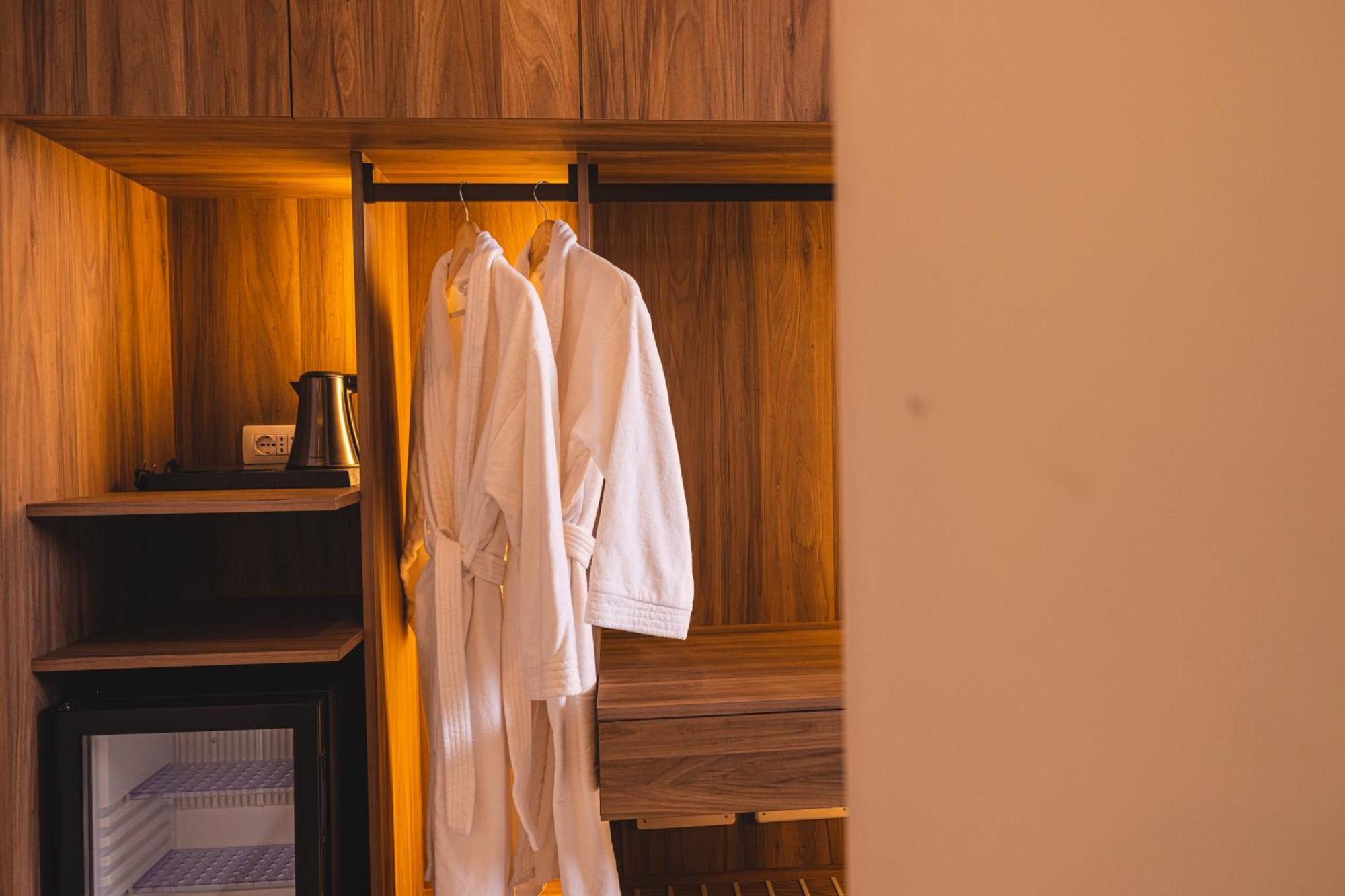 Azar Luxury Suites Vlorë Eksteriør billede
